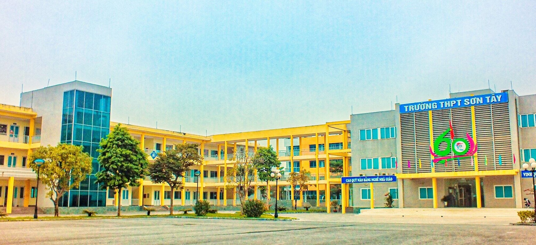 Trường THPT Sơn Tây