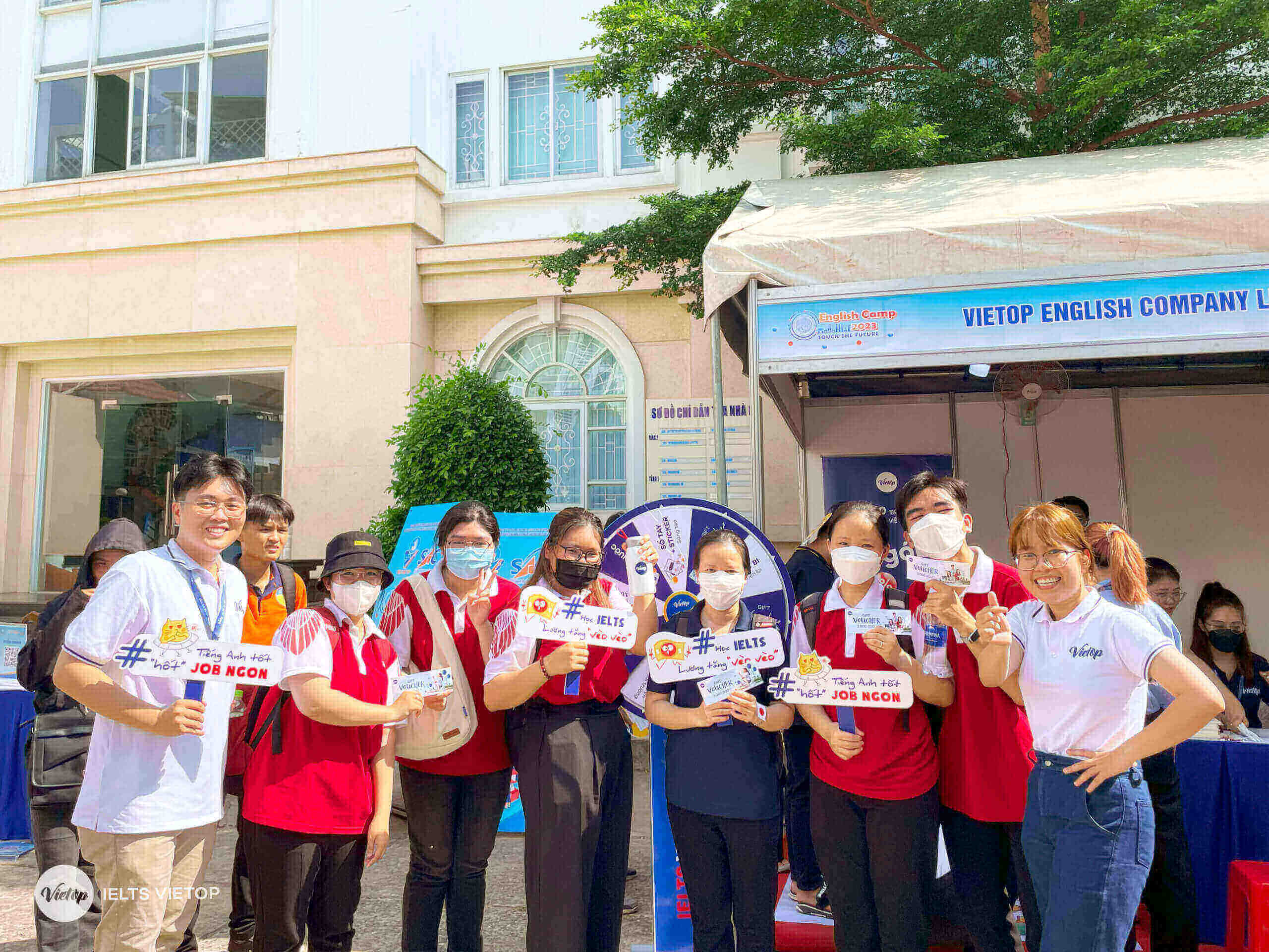 IELTS Vietop dong hanh cung English Camp lan thu 8 nam 2023 scaled 1