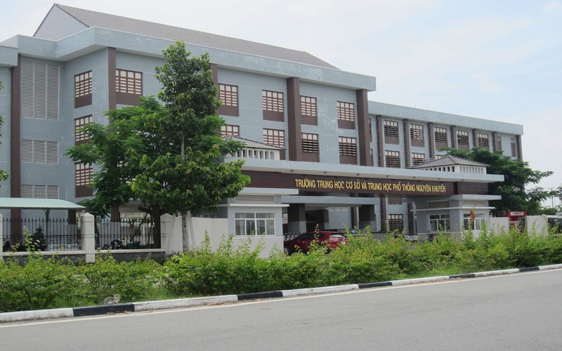 Trường THCS và THPT Nguyễn Khuyến